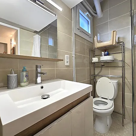 Le Cantomerle - Parking Gratuit Sur Place - Terrasse - Jardin - Au Bord Du Canal - 2 A 3 Personnes *
